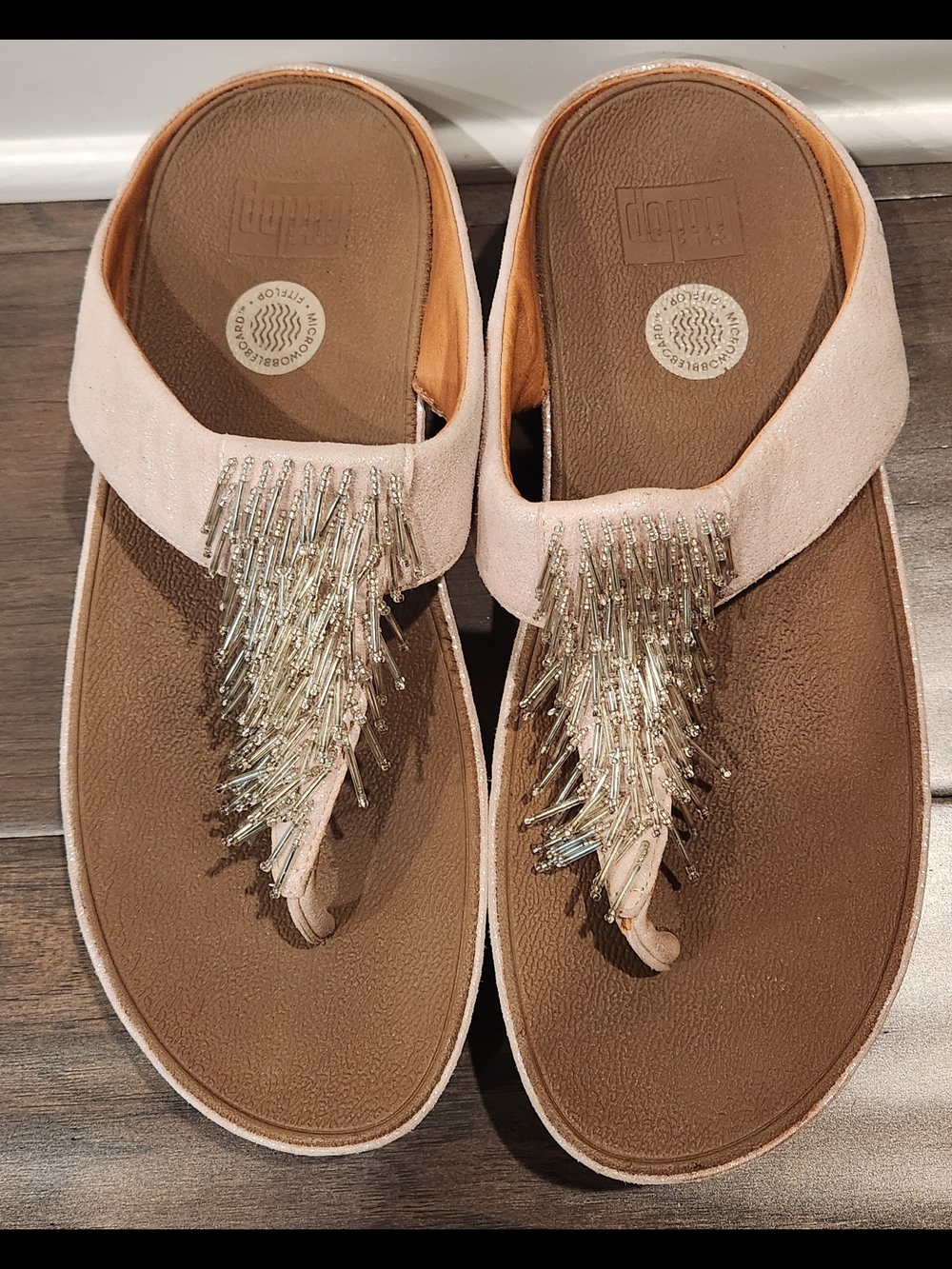 FitFlop Blush Suede Beaded Toe-Post Sandals. Sz 10 Wide